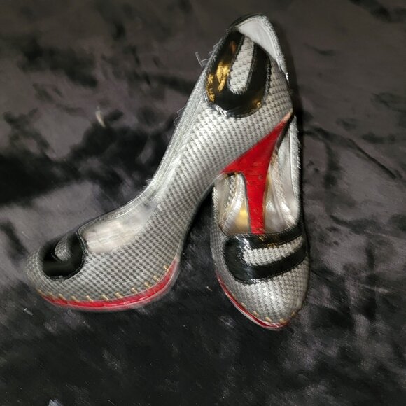 Naughty Monkey Heels - Picture 6 of 7